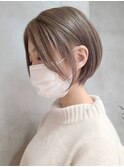 横浜西口白髪ぼかしハイライトレイヤーボブアッシュグレージュ