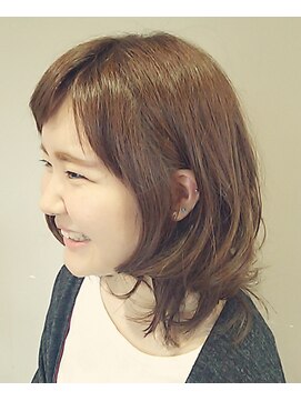 ヘアー ル シェーヌ キューブ(hair le chene CUBE) フワッと柔らかなセミディポップ