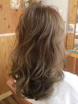 ララテラス(LaLa Terrace) ~LaLa Terrace流~ハイカーキアッシュ×ふわふわカール