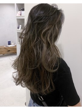 フォーム(FORM) オリーブグレージュバレイヤージュ