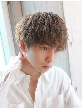 アルファ 新宿(alpha) フェザーパーマ/ブルーブラック/刈り上げセンターパート[新宿]