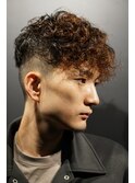 スペインカール　メンズ　理容　フェード　眉毛　顔剃り