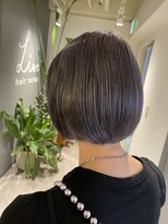 リブ(Live) ホワイトグレージュの艶ボブ［久米川/ブリーチカラー］