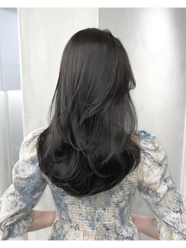 サイン 渋谷(SIGN) ザクザクレイヤーカット巻き方簡単ミディアムロング韓国表参道