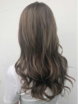 大人女性に◎豊富な知識とホリスティックメニューで、髪本来の美しさを引き出し、理想の美髪へ導きます☆