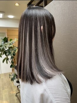 エクステ市場×ノブ 横浜関内店(NOB)の写真/【エクステ6本★原色カラーメッシュ￥3,300】髪を傷めずにエクステでメッシュなど旬のスタイルGet♪