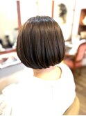 大人カワイイ。透け感ボブ