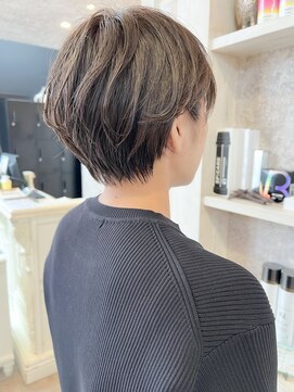キャアリー(Caary) 福山市美容室Caaryふわっとショートヘア似合わせショート
