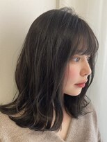 アオゾラヘアー フジサキグウ(AOZORA HAIR FUJISAKIGU)&nbsp;透明感カラー チャコールグレー 外ハネ ミディアムスタイル