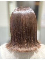 アンジー(Angee)&nbsp;マットベージュで赤みを抑えた、やわらかく上品なカラーに