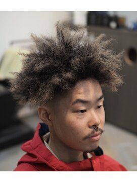 リヴ ヘアワークス(LiVE HAIR WORKS) スパイキーアフロ