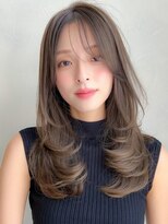 アグノス 青山(Agnos)&nbsp;大人ガーリー似合わせミディアムレイヤーカットダークアッシュ