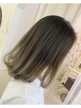 ヘアアンドメイクグラチア(HAIR and MAKE GRATIAE) 透明感グラデーションオリーブカラー☆