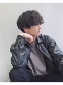 シン(syn) 前髪長めマッシュ ツイストスパイラル