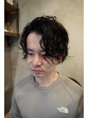 ＜理容室＞スパイラルパーマ センターパート