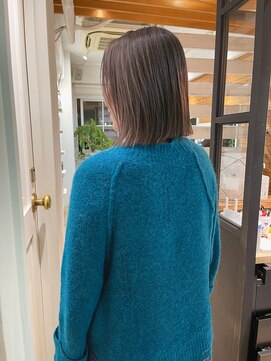 ロイズ 自由が丘(Roys) 切りっぱなしボブ&バイオレットグレージュ☆