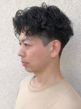 ゴットラトゥール(GOTTO LATOUR) アップバング、ツイスパ、ツイストスパイラルパーマ、刈り上げ