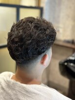 キタセンジュバーバー バイ ティーズ(KITASENJU BARBER by T's) ツーブロックxフェードxパーマスタイル