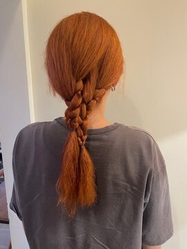 カンナ オーガニック ヘアデザイン(CANNA ORGANIC & HAIR DESIGN) ヴィーガンブリーチオレンジヘアねじりアレンジ