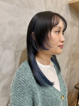 ヴィックス クリスタル(VIC’S crystal) 小顔レイヤー×インナーカラー《AKAKE