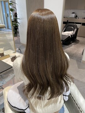 エミィ(emii.) オリーブベージュ/ブリーチなしカラー