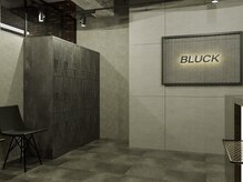 ブラック 横浜(BLUCK)の雰囲気（BLUCK横浜[横浜駅/フェザーパーマ/学割U24/シャドウパーマ]）
