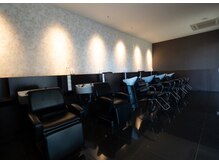 Hair Art dix蘇我店の雰囲気（落ち着いた癒しのシャンプーブース）