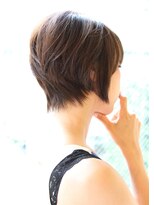 レウナ 外苑前(Reuna)&nbsp;おとな女子・毛流れが綺麗なショートスタイル