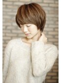 骨格に合わせた小顔にみえるマッシュショート   