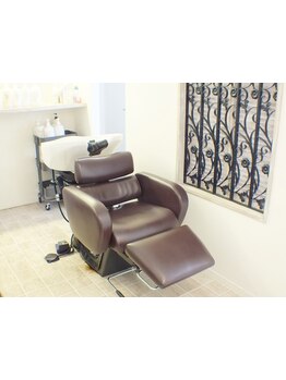 本厚木10周年◆OggiOttoシャンプー取扱店！+ヘッドスパで日々の疲れや頭皮汚れをスッキリ落としましょう