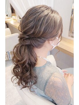 ララルーモ スタジオ(LaLarOomo STUDIO) 【JR新宿東口3分西武新宿駅直結】ボリュームローポニー