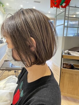 コノアラボ 守谷店(Conoah labo) 脱白髪染めハイライト二回目シンプルショート