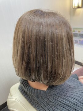 ナゴミ(NAGOMI) ナチュラル前下がりショート　20代/30代/40代/50代