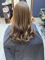 フラッパー(FLAPPER)&nbsp;明るめアッシュベージュ艶々ロング