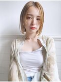 ハイトーンカラー小顔ボブ外はねボブミニボブグレージュ渋谷原宿