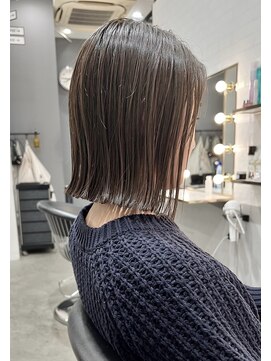 ノエロク 岐阜(noe rok) グレーアッシュの切りっぱなしボブ2