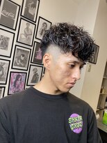 グラッドマンズカットクラブ 立川(GLADMAN'S CUT CLUB)&nbsp;スキンフェードメンズカットスペインカール