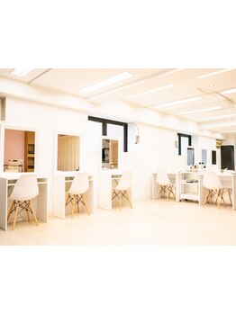 保土ヶ谷生まれ保土ヶ谷育ちの経験豊富なスタイリストによる似合わせカラー☆毎月通える価格が嬉しい♪