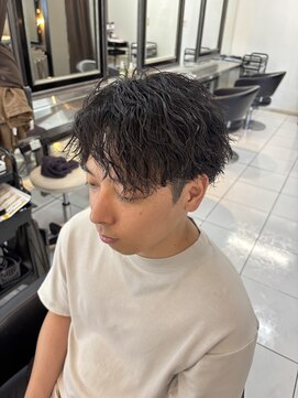 アイズ 海老名(AIZU) ツイストスパイラル 縦落ちスパイラル 縦落ちパーマ 波巻き