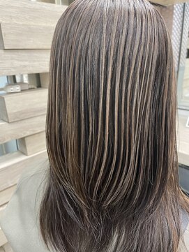 テテ(TETE) 白髪ぼかし×筋感ハイライト×せみ