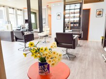 シュンギクヘアステイション(SHUNGIQ=HAIR STATION)の雰囲気(疲れない。だけど明るくなれる空間を目指してます◎)