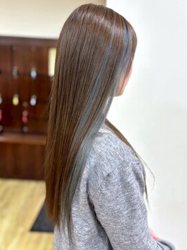 アヴァンセ サニー美容室 インナーカラー ロング ライトブルー ダメージレス 20代