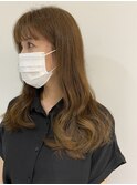ゆるっと大きめカールが大人っぽいレイヤースタイル
