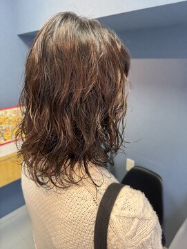 ヘアーメイク ヴァンセット HAIR & MAKE VINGT-SEPT ふんわりパーマスタイル