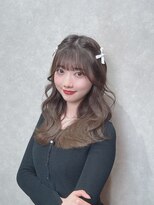 アンプル 天神店&nbsp;リボンアレンジ　セミロング　アレンジ　ブラウンカラー　ツヤ感