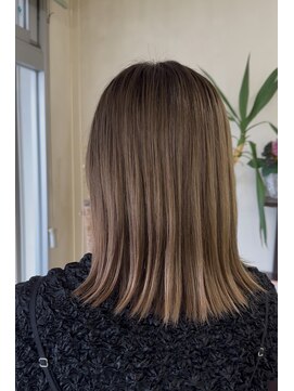 ヘアアンドネイル シーソー(Hair&Nail Seesaw) マットグレージュ