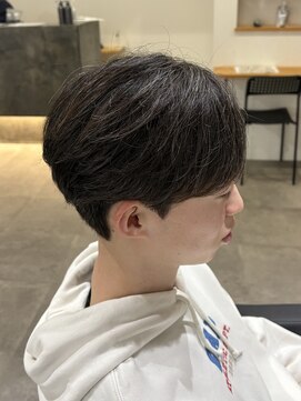 ヒュイル バイ ニアウ(Hwyl by Niau) メンズカットニュアンスシースルーマッシュ刈り上げショート