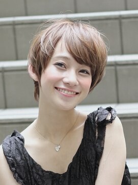 大人可愛いマッシュショート