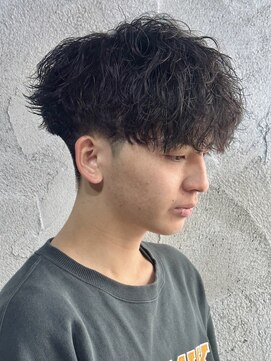 ニアウ 高崎店(Niau) MEN’S HAIR/シャドウパーマ/刈り上げセンターパート/群馬高崎