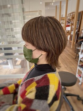 コモレビ(komorebi) 【山本智文】脱白髪染めハイライト白髪ぼかしウルフ